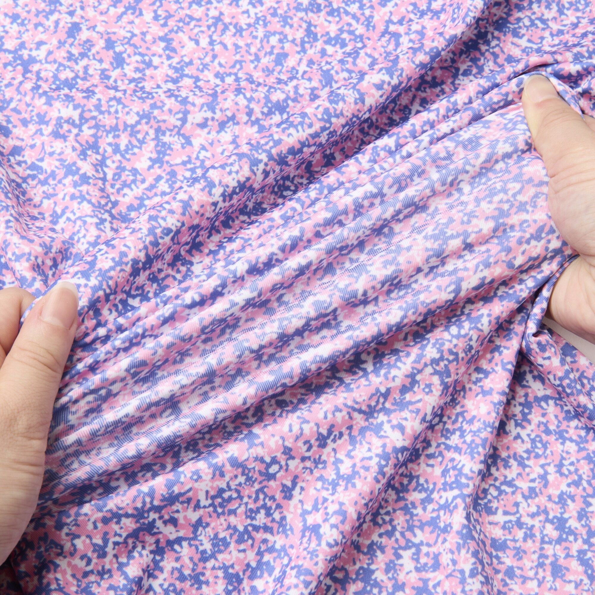 コンパクトカモ ストレッチライル半袖モックネックシャツ