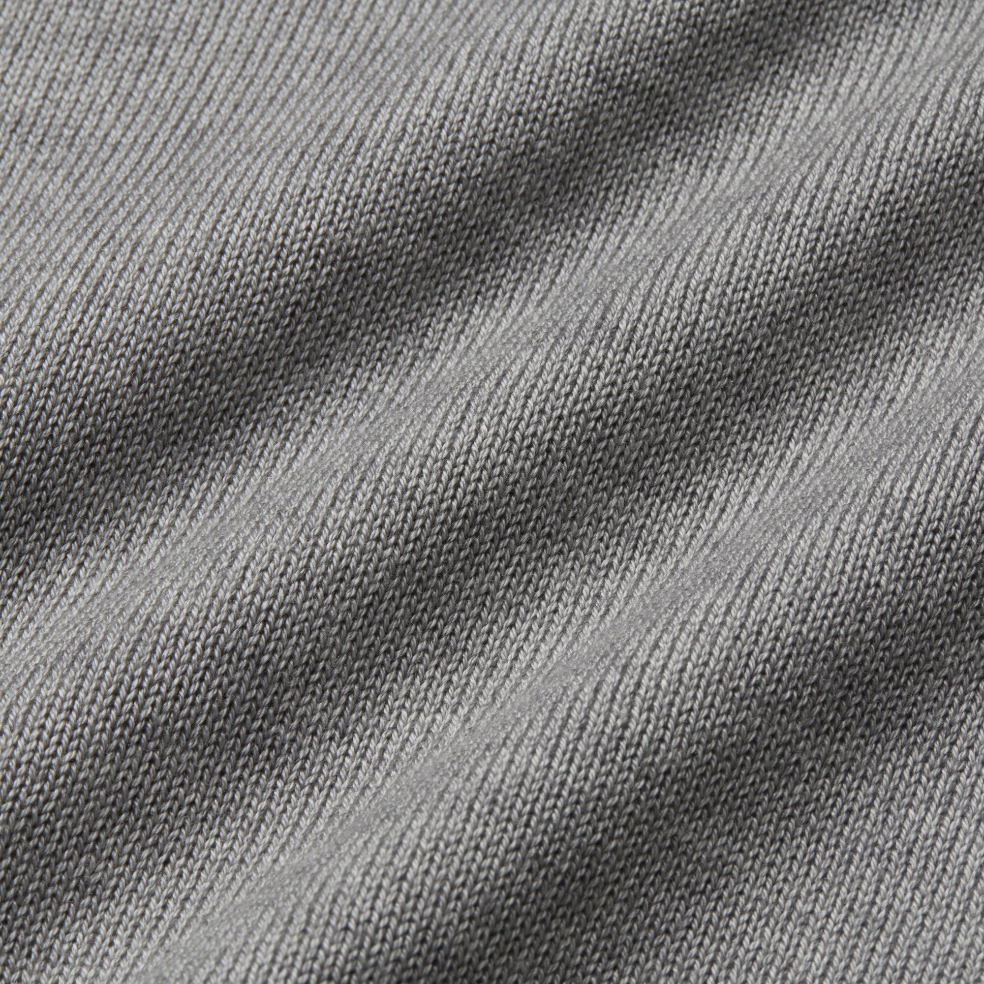 防風ライニングフルジップセーター